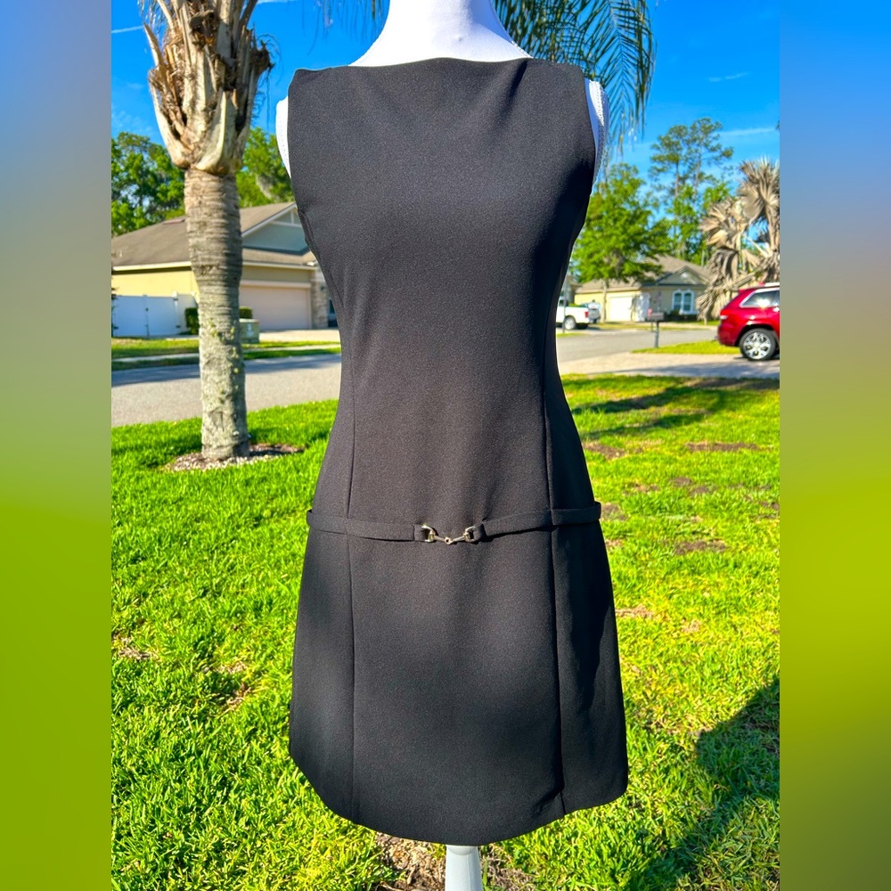 NWT🌷EXPRESS Boat Neck Sleeveless Sleeveless Belted Mini Sheath Black Dress